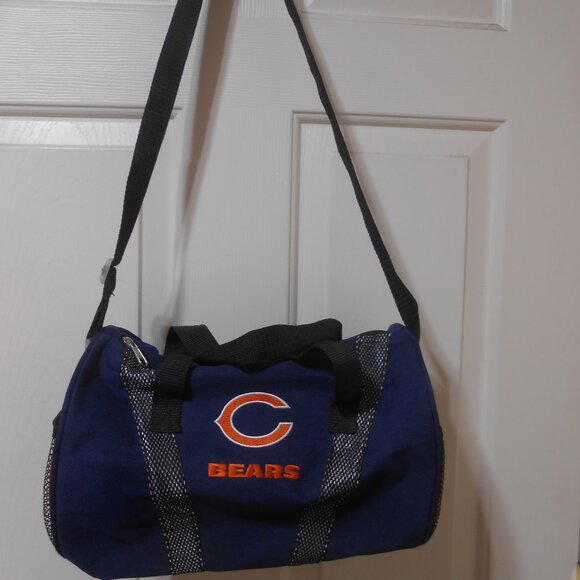 NFL CHICAGO BEARS ROUND TOTE CROSSBODY BAG ZIP CLOSE 2 MESH POCKETS NWOT ππ©π - Picture 4 of 12